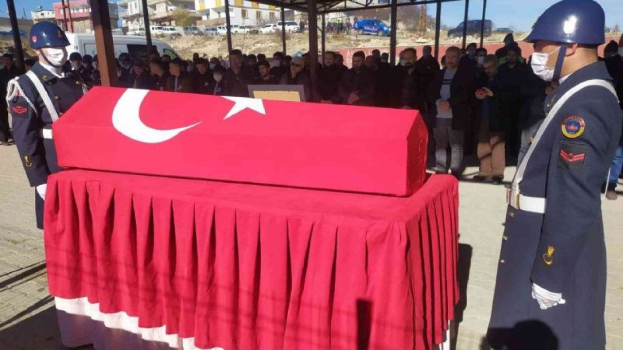 Son Dakika: Video Haber...Gaziantep'te kansere yenik düşen terör gazisi son yolculuğuna uğurlandı