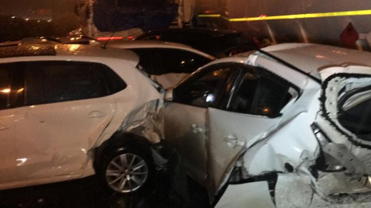 Son Dakika: Video Haber...Gaziantep'teki zincirleme trafik kazasında 8 kişi yaralandı