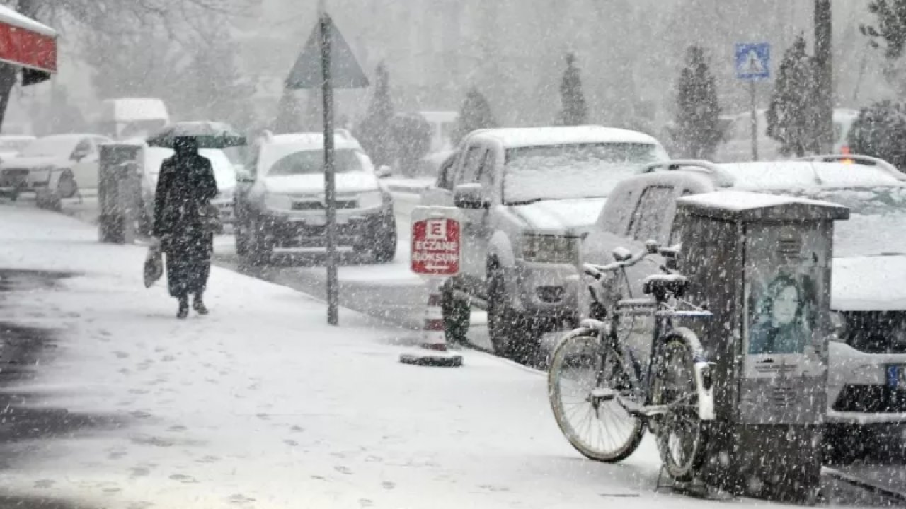 Son Dakika: Gaziantep'i Etkiyen Kar Yağışı Kahramanmaraş'ta da Hayatı Olumsuz Etkiledi! Kahramanmaraş'ta çarşamba günü (19 Ocak 2022) okullar tatil mi?