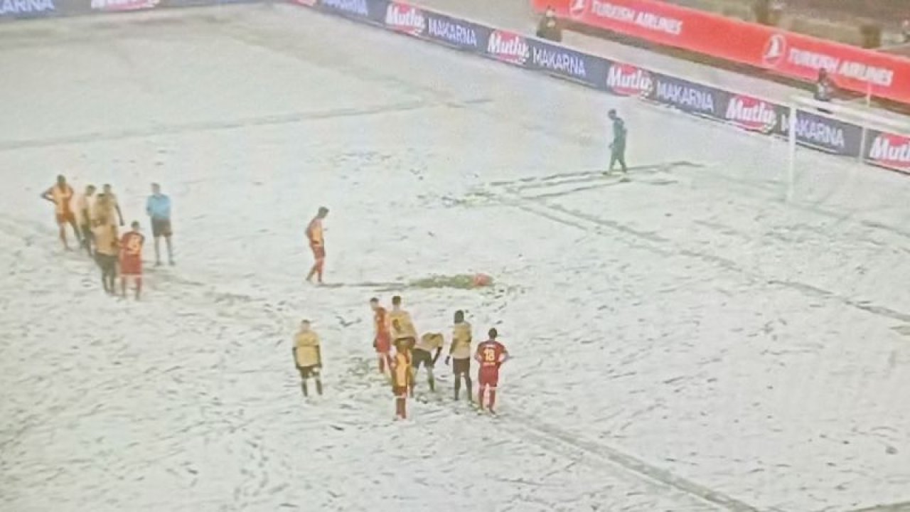 Bu stadın ısıtması yok mu?