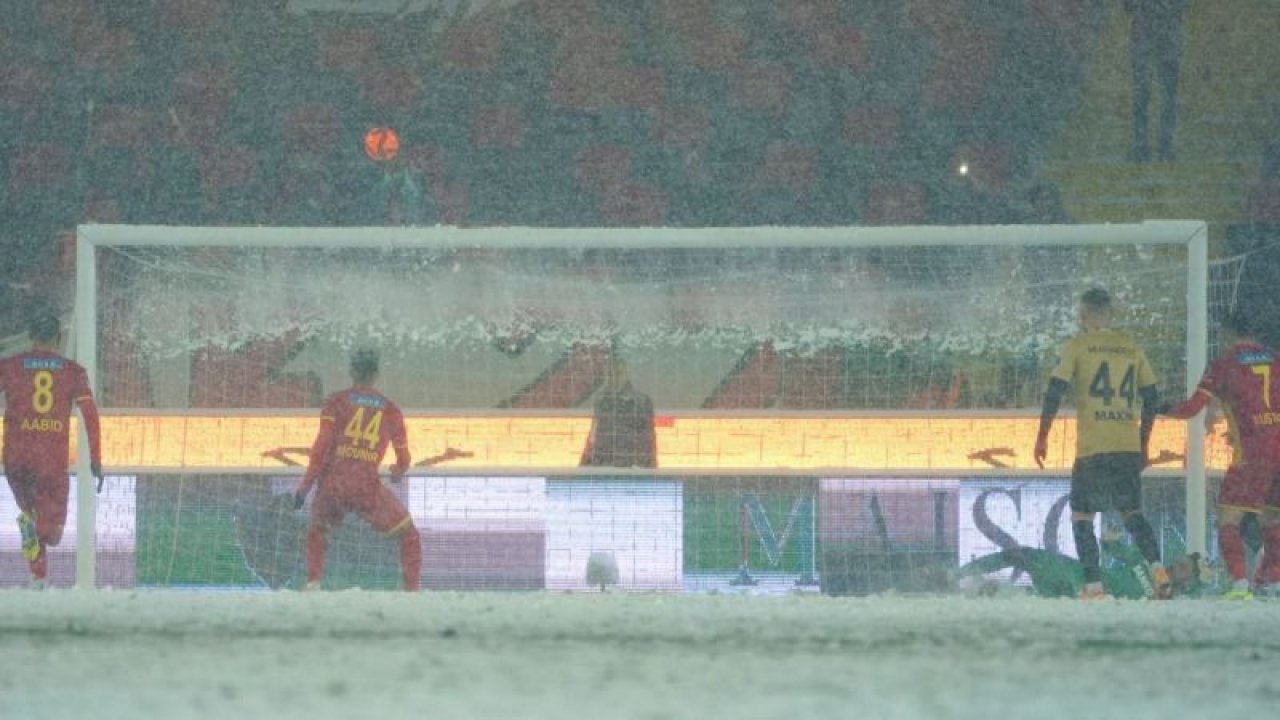 Penaltı direkte patladı