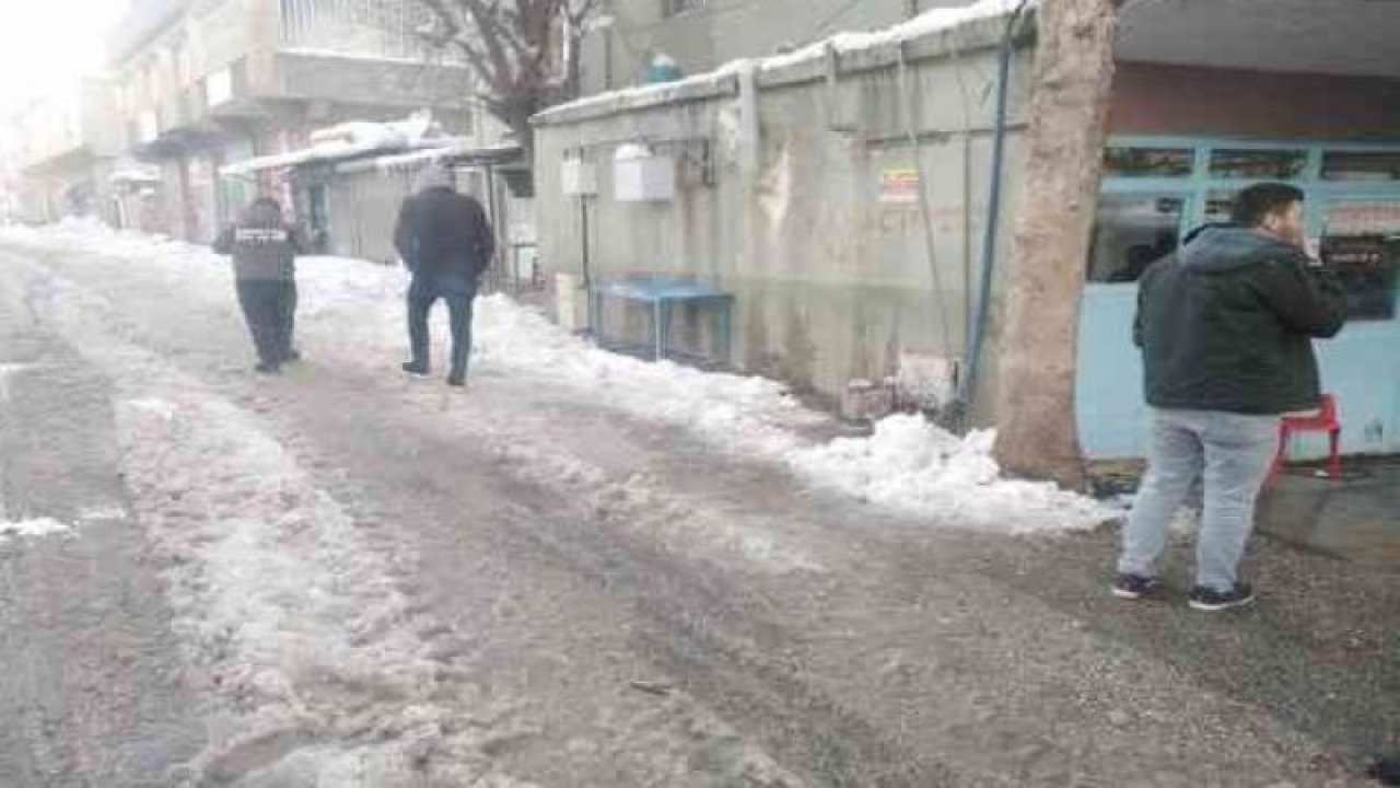 Pes dedirten haber! Mahsur kalan işçileri kıraathaneye bırakıp kaçtı!