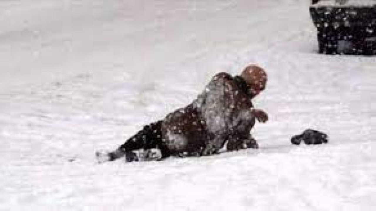 Gaziantep’teki hastaneler ortopedi polikinliği dolup taşıyor  Vatandaş buzlanmada ayağını ve kolunu kırıyor