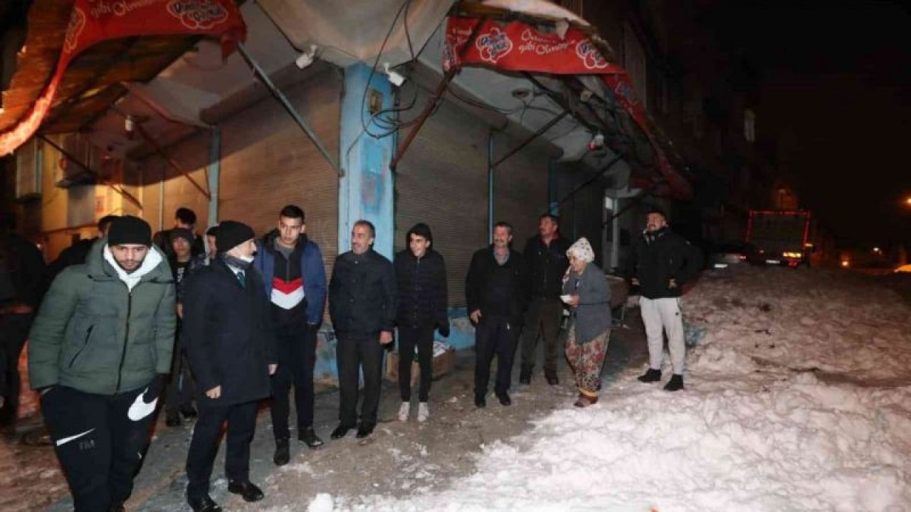 SON DAKİKA: Gaziantep'te Şahinbey Belediye Başkanı Tahmazoğlu'ndan  örnek davranış! Kendine ait arabayla  mahsur kalan vatandaşları evlerine taşıdı