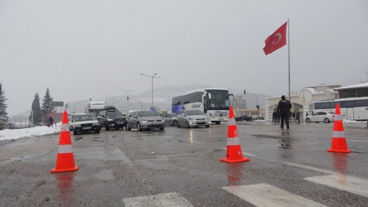 Son Dakika: Osmaniye’de TAG Otoyolu Gaziantep yönüne trafiğe kapatıldı