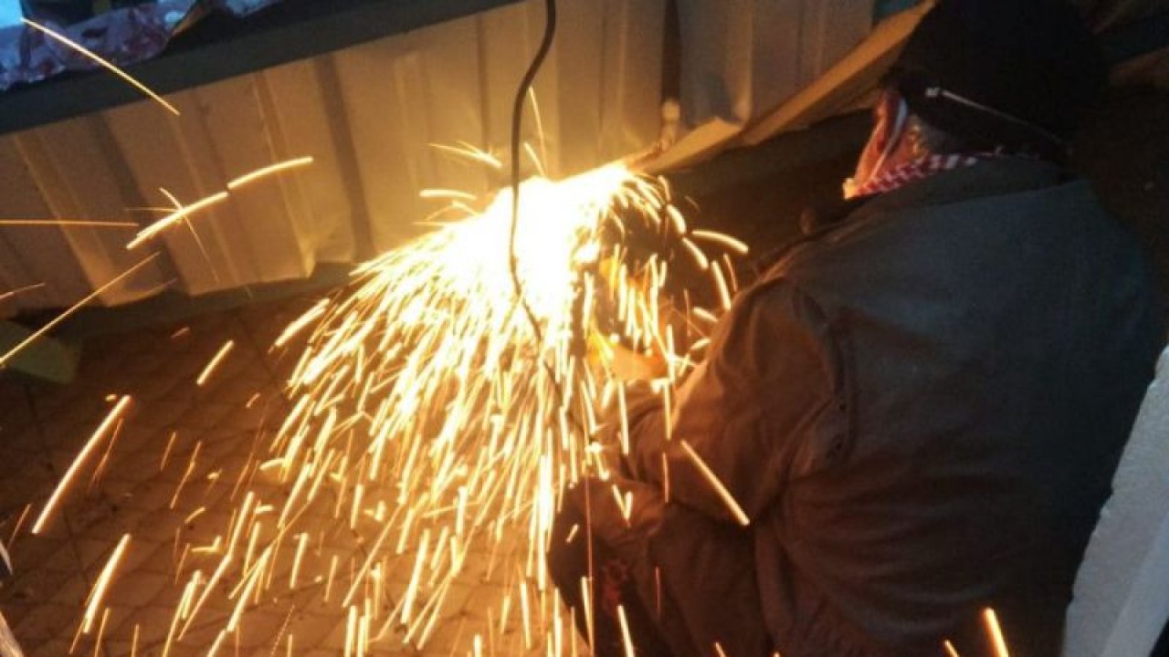 Son Dakika: Gaziantep'te sundurması çöken evde mahsur kalan yaşlı çift kurtarıldı