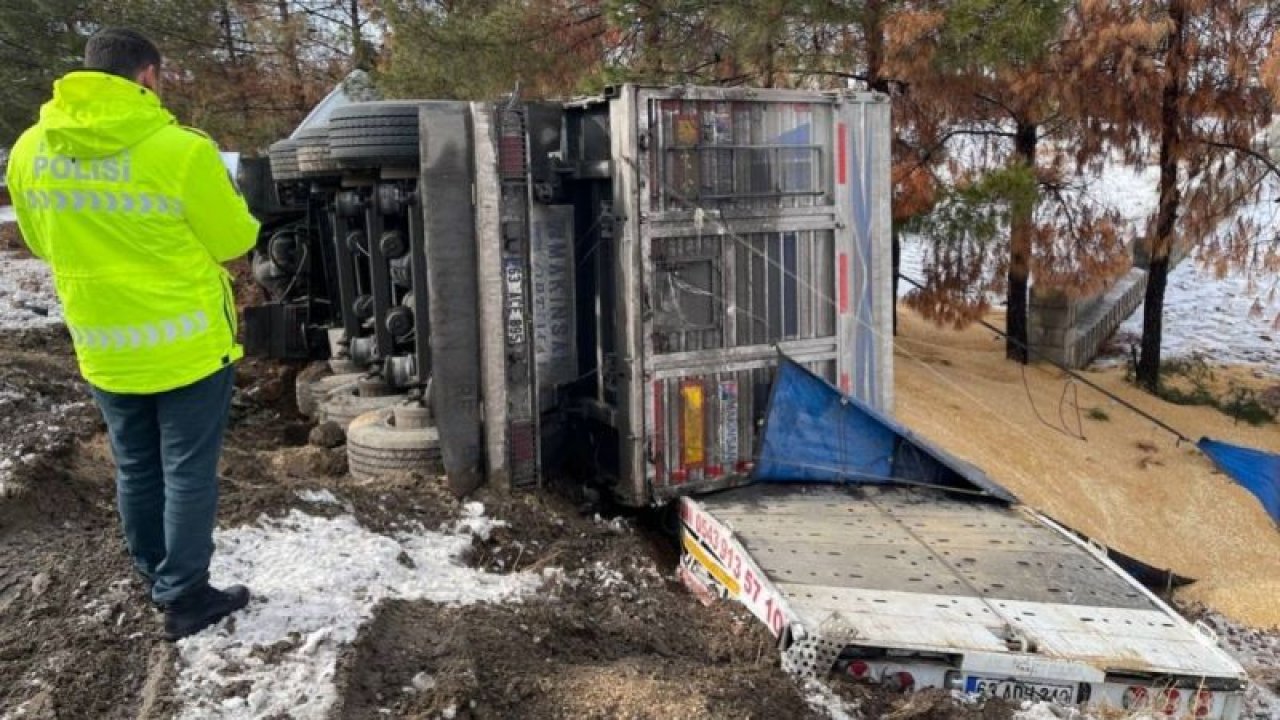 Son Dakika:Video Haber...Gaziantep Karayolunda facia kıl payı atlatıldı...O anlar kameralara yansıdı