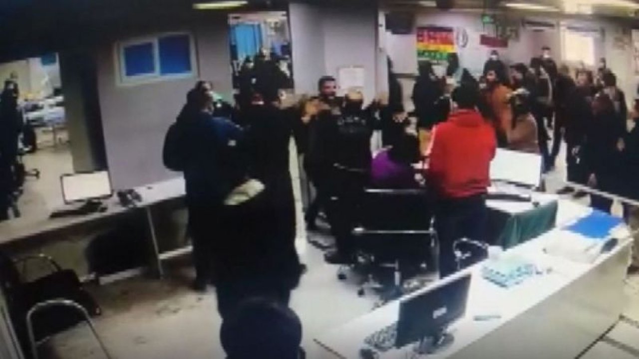 Video Haber...Gaziantep'te hasta yakınlarının sağlıkçılara saldırı anları güvenlik kameralarına yansıdı
