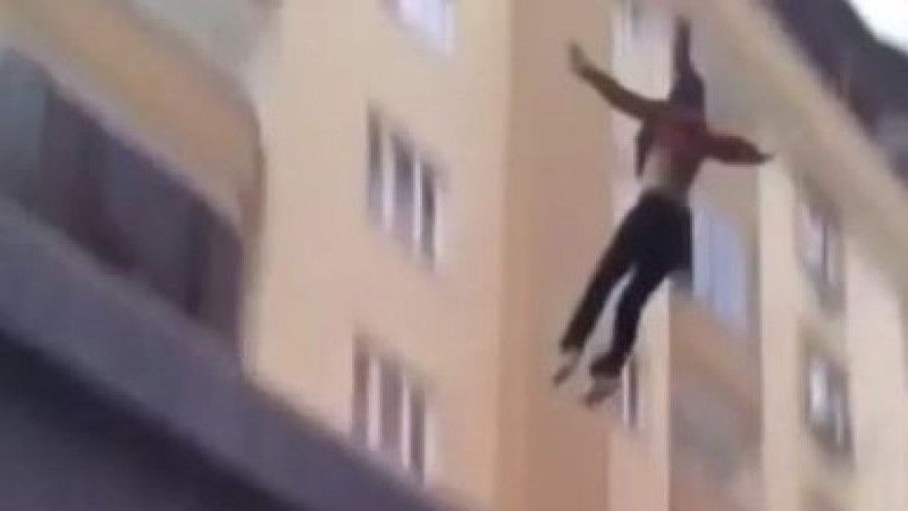 Son Dakika: Video Haber... Gaziantep'te Genç kızın 5. Kattan düşme anı kamerada