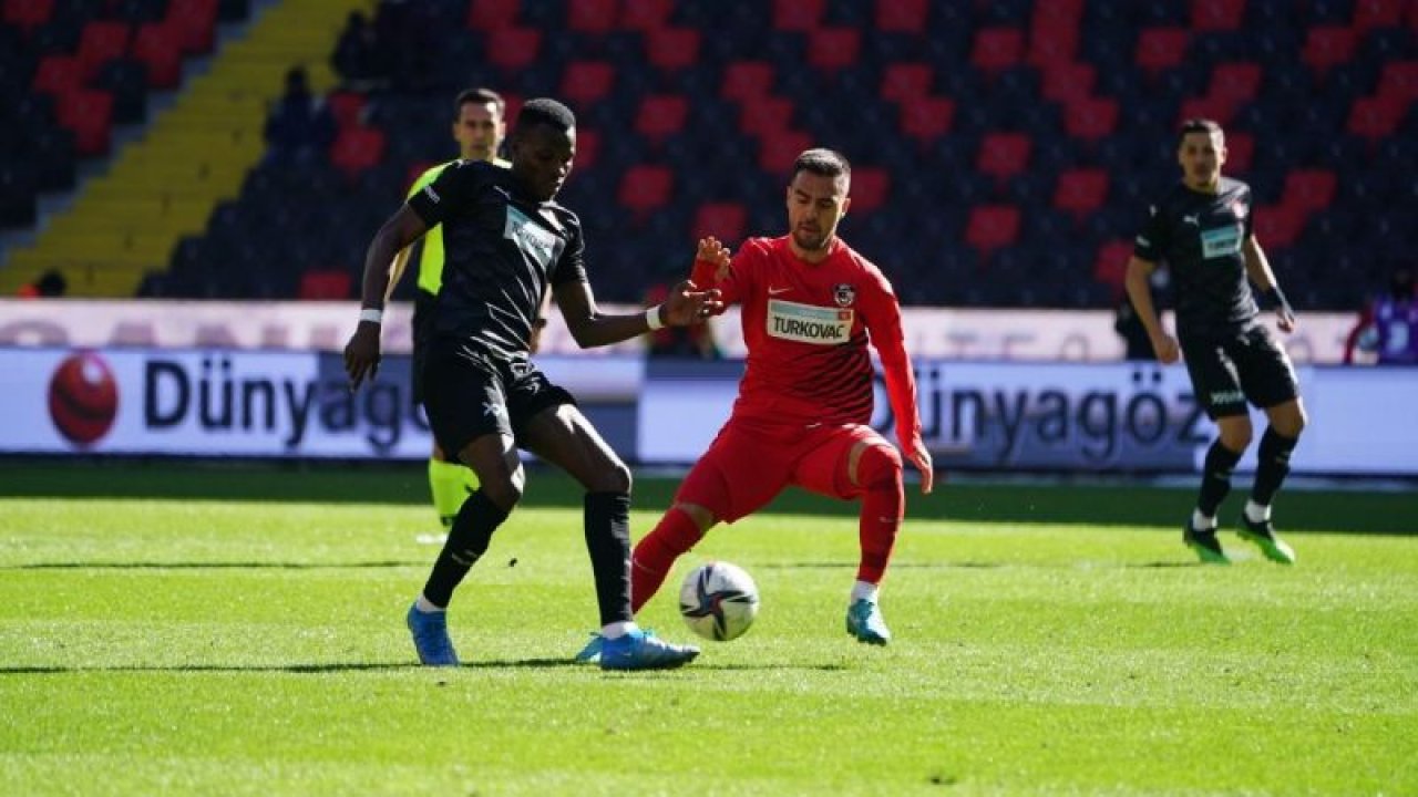 Alkışlar Furkan Soyalp’e