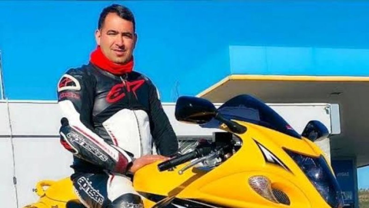 Son Dakika: Video Haber....Gaziantep'te Motosikletin traktöre çarptığı feci kaza güvenlik kamerasında...Hız motoru sürücüsünün şok ölümü! Traktörle kafa kafaya girdi!