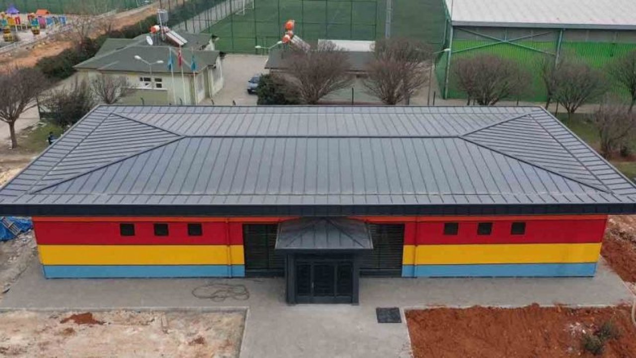 Başkan Fadıloğlu Gazikent anne-çocuk spor merkezini inceledi