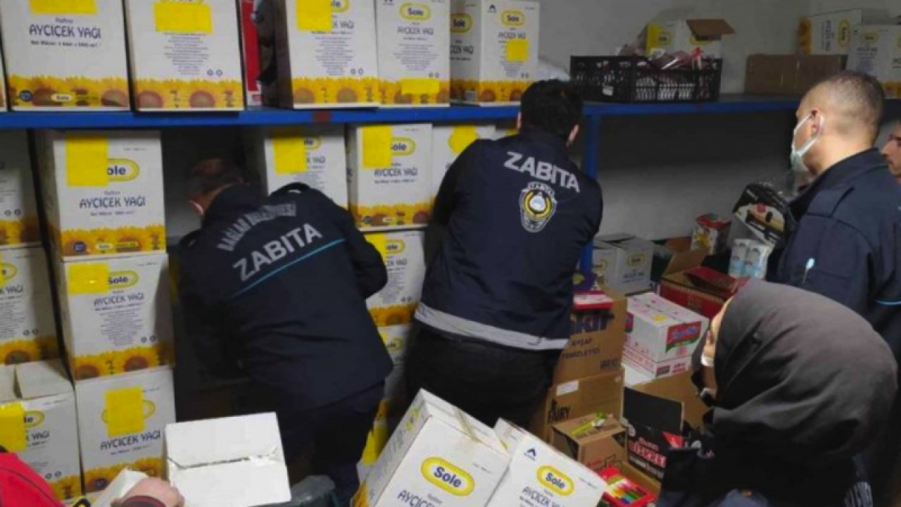 Son Dakika: Video Haber... Bunlar Nasıl İnsan! Yağları stoklayıp saklamışlar...Birçok marketin deposunda yüklü miktarda ayçiçek yağı ele geçirdi...