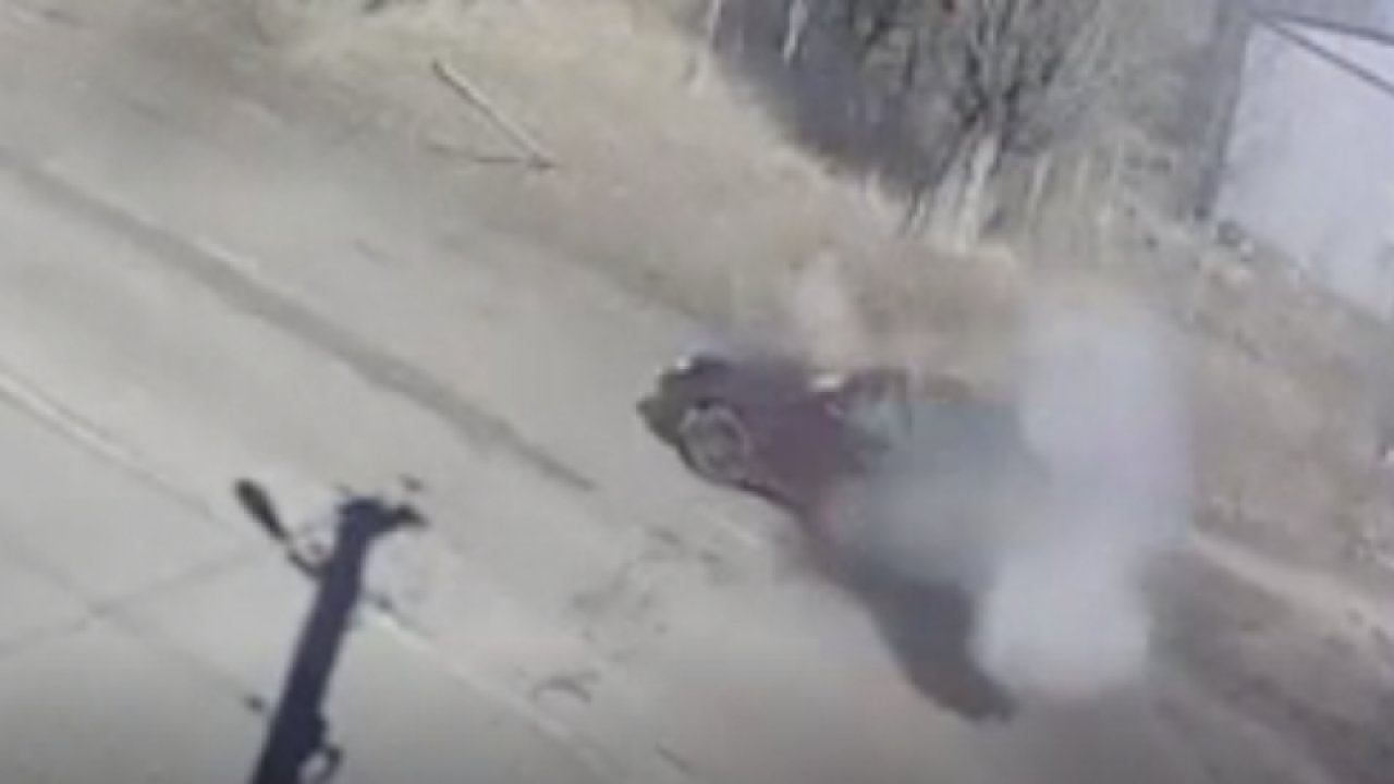 Video Haber...Rus tankı sivil aracı vurdu