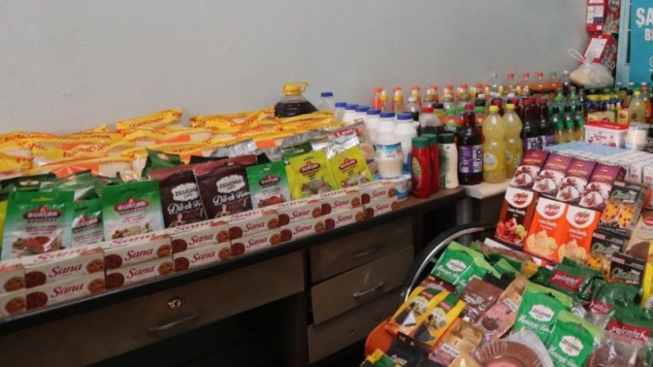 Gaziantepliler bu haberi okuyup izlemeden markete gitmeyin...Gaziantep'te vatandaşlara zincir ve yerel marketlerde zehir satıyorlarmış! Zabıtalar KDV denetimi yaparken tarihi geçmiş binlerce ürün ele geçirdi!