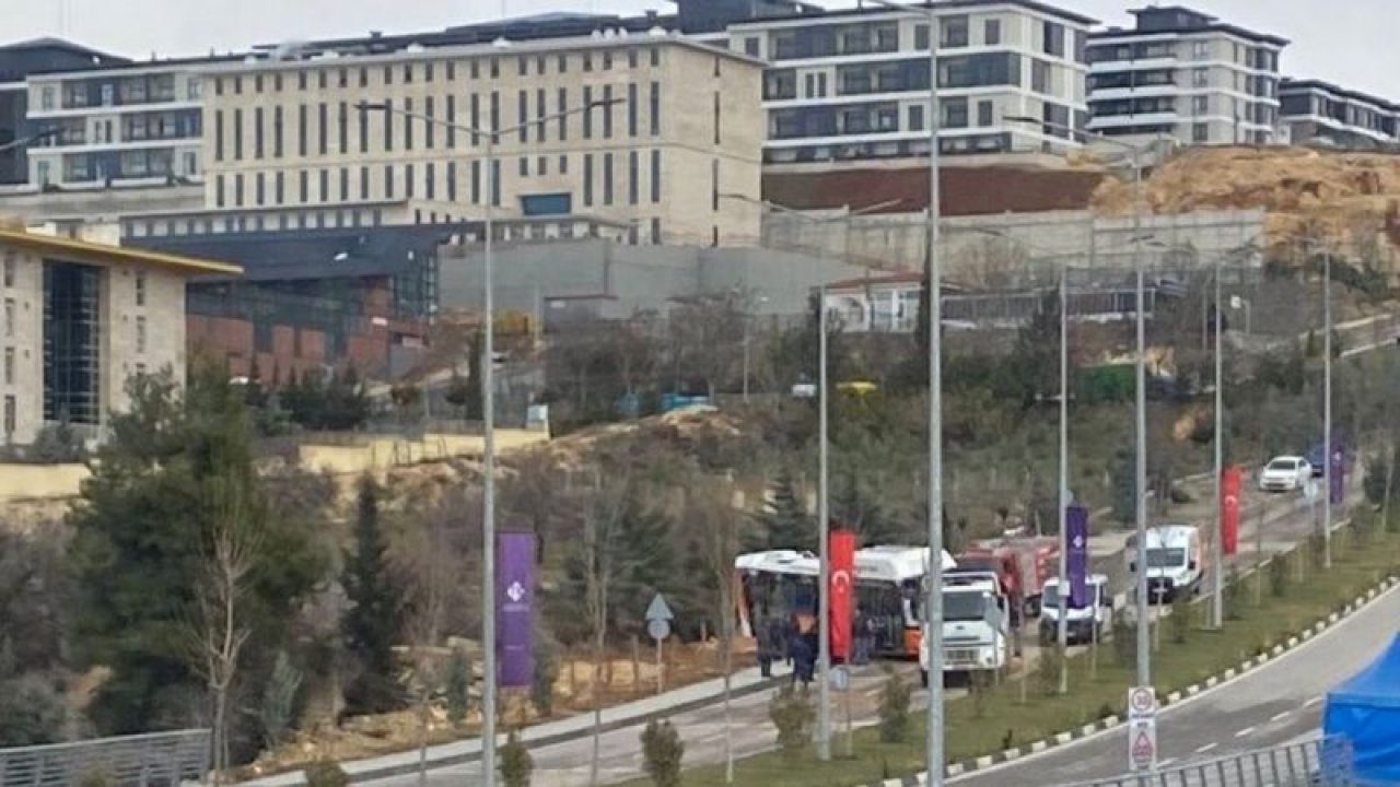 Son dakika! Hasan Kalyoncu Üniversitesi civarında otobüs şarampole yuvarlandı!