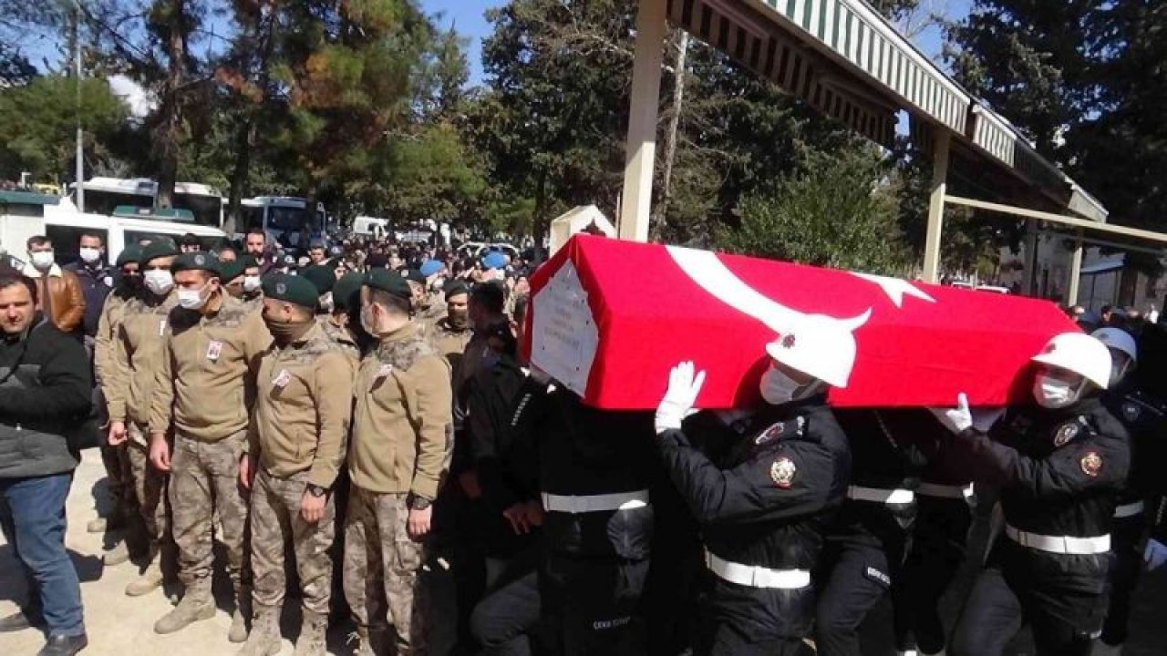 Son Dakika...Gaziantep'te görevi başında kalp krizi geçiren komiser yardımcısı son yolculuğuna uğurlandı