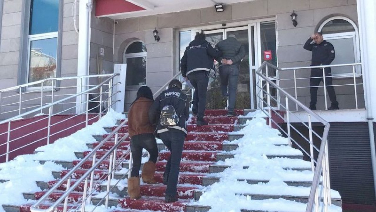 Gaziantep’ten yolcu otobüsüyle uyuşturucu götürmeye çalışan 2 şahıs yakalandı