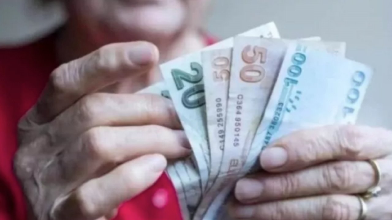 Gaziantep'te emekli vatandaşlar merak ediyor! Emekli bayram ikramiyesine dair detaylar! Emekli bayram ikramiyesi ne kadar 2022? Ramazan bayram ikramiyesi ne zaman yatacak? Emeklilerin bayram ikramiyeleri artacak mı?