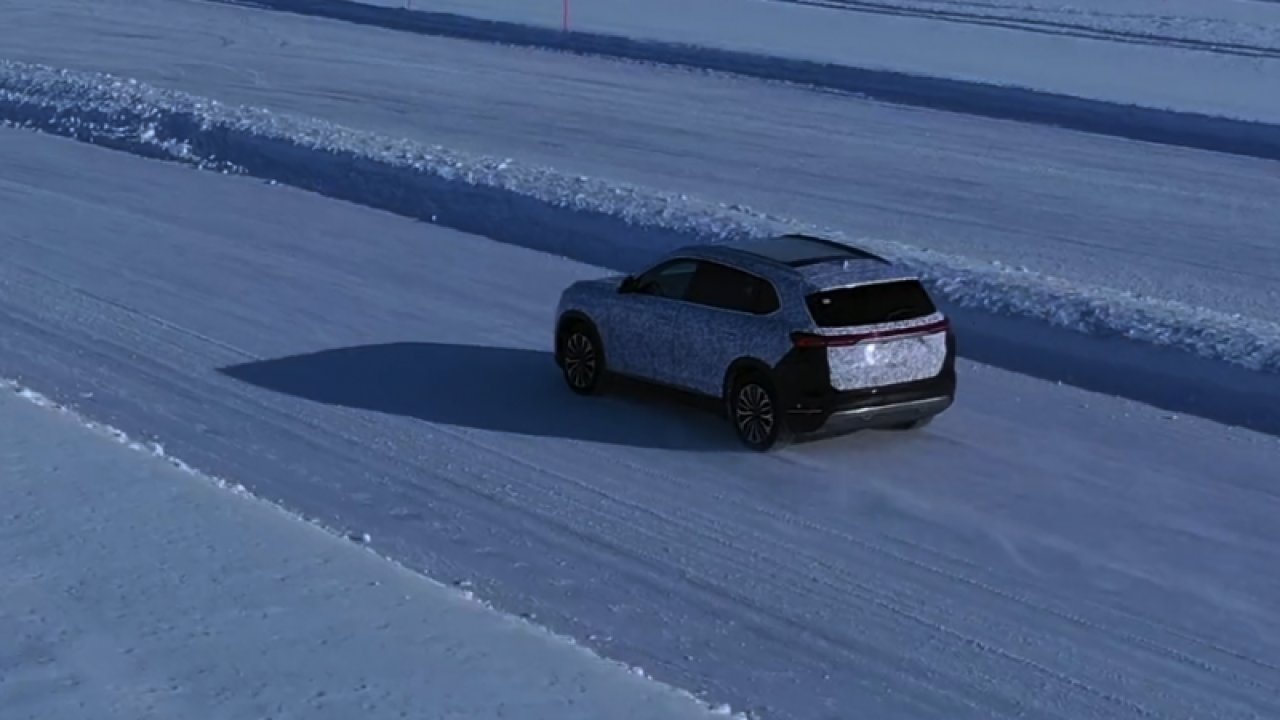 Yerli Otomobil TOGG'un Zorlu Hava Koşullarındaki Drift Performansı Görenleri Hayran Bıraktı...Video Haber