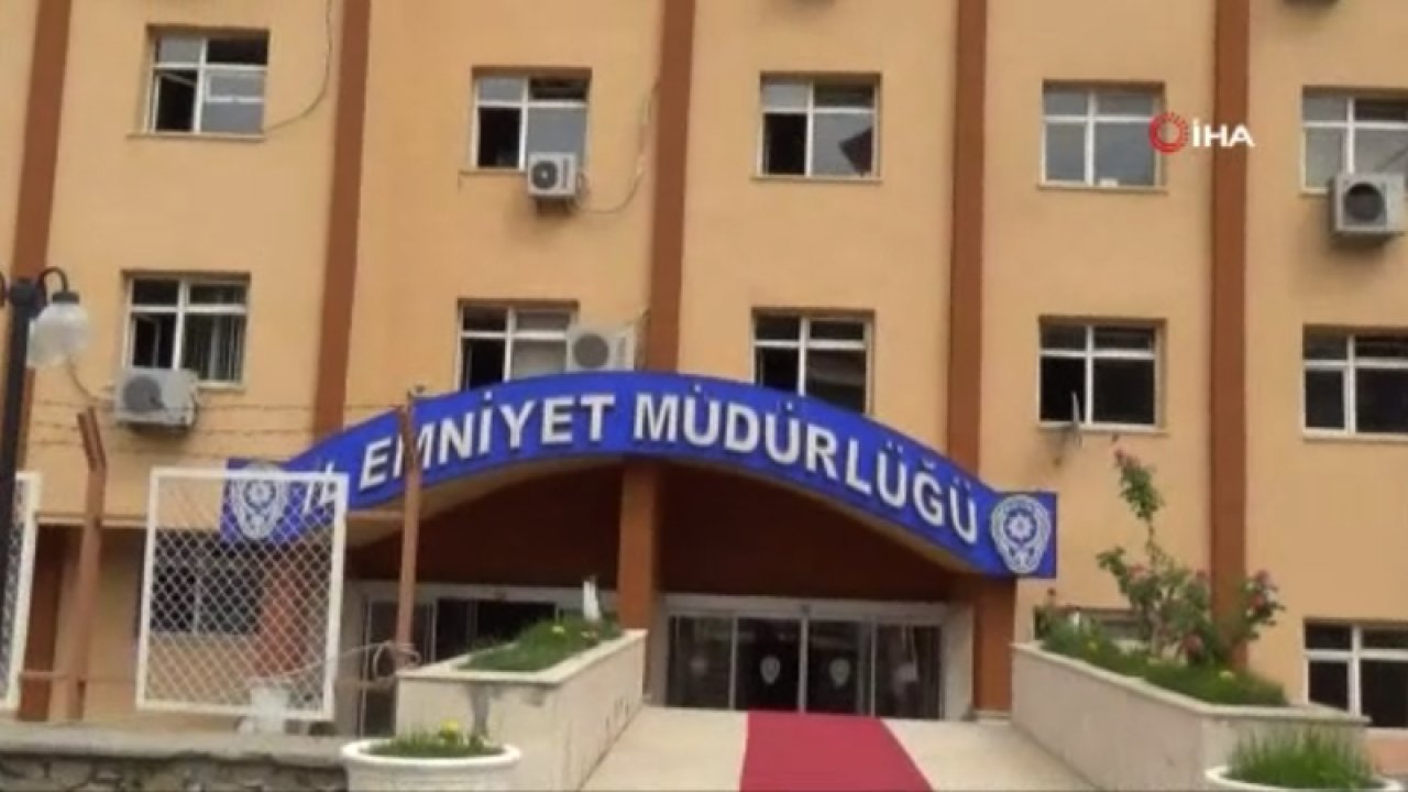 Son Dakika: Polis memurunun sürücülüğünü yaptığı araçtan 52 kilo 500 gram patlayıcı çıktı...Video Haber...