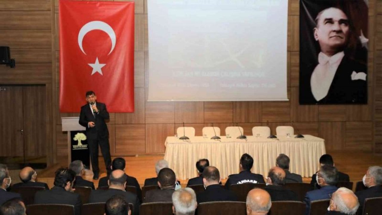 Başkan Fadıloğlu, proje ve çalışmalarla ilgili muhtarları bilgilendirdi