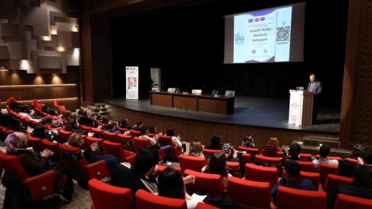 GAÜN öğrencilerinden Kentsel Sürdürülebilirlik paneli