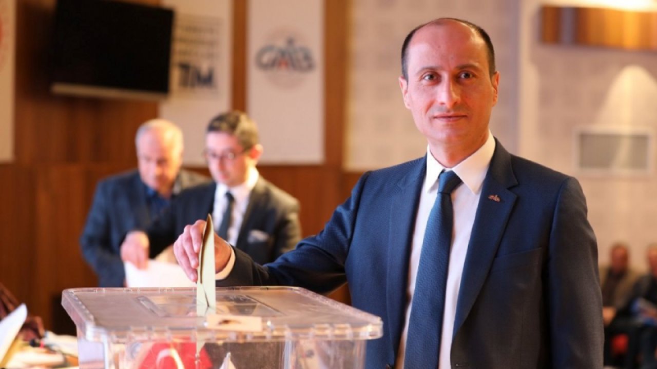 Güneydoğu Anadolu Kuru Meyve Ve Mamulleri İhracatçılar Birliği Olağan Genel Kurulunda Başkan Mehmet Çıkmaz güven tazeledi