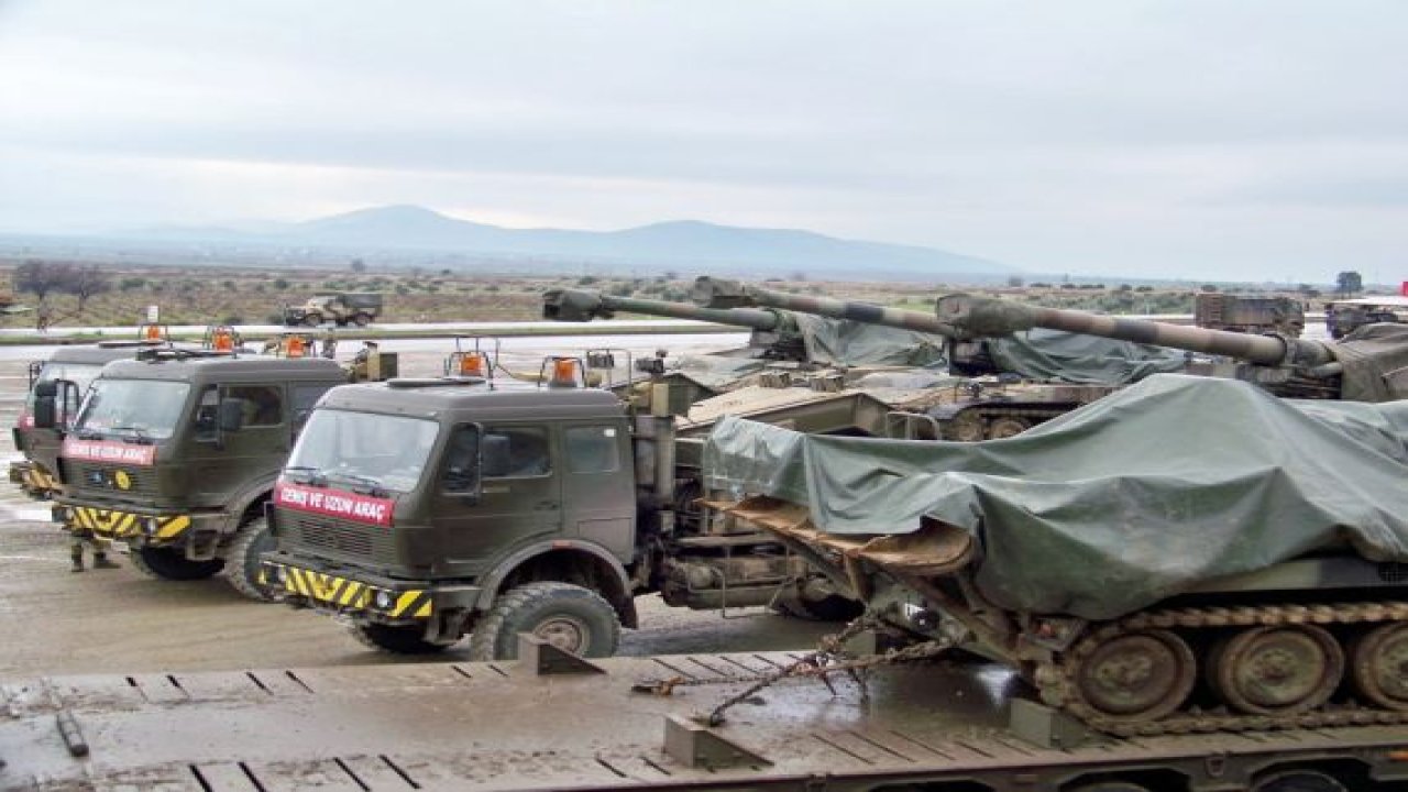 Suriye sınırına askeri araç ve personel sevkiyatı sürüyor
