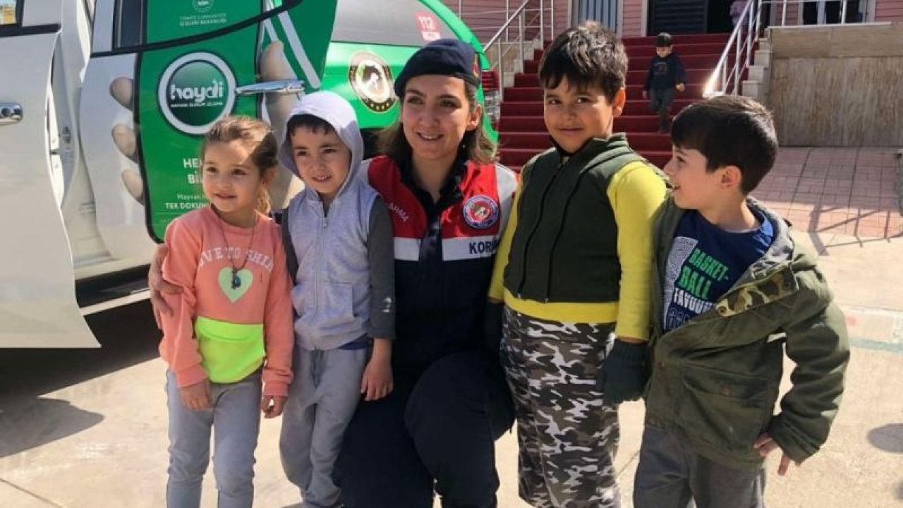 Jandarma’dan öğrencilere eğitim