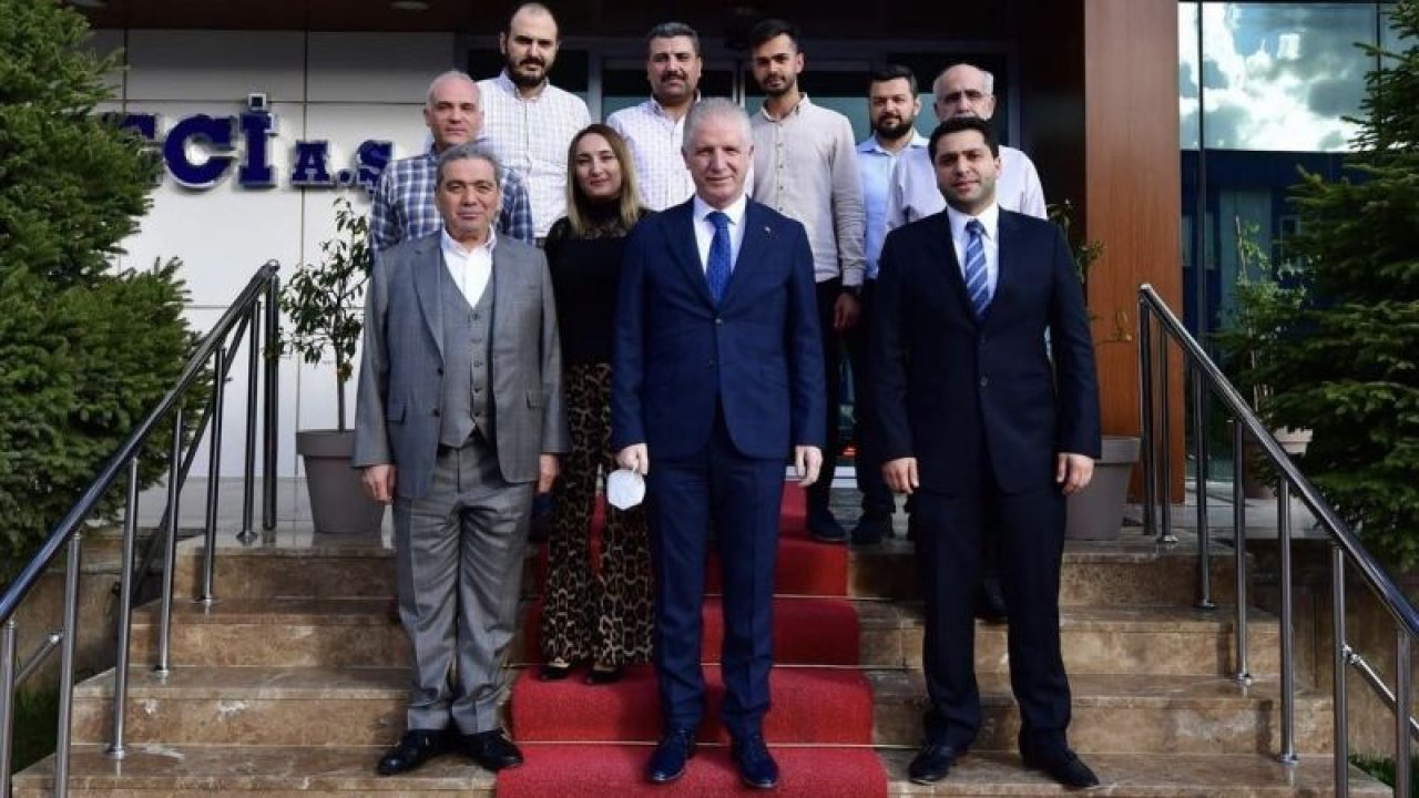 Ahmet Şireci ile Vali Davut Gül muhabbeti! Vali Gül Şireci Tekstili ziyaret etti.