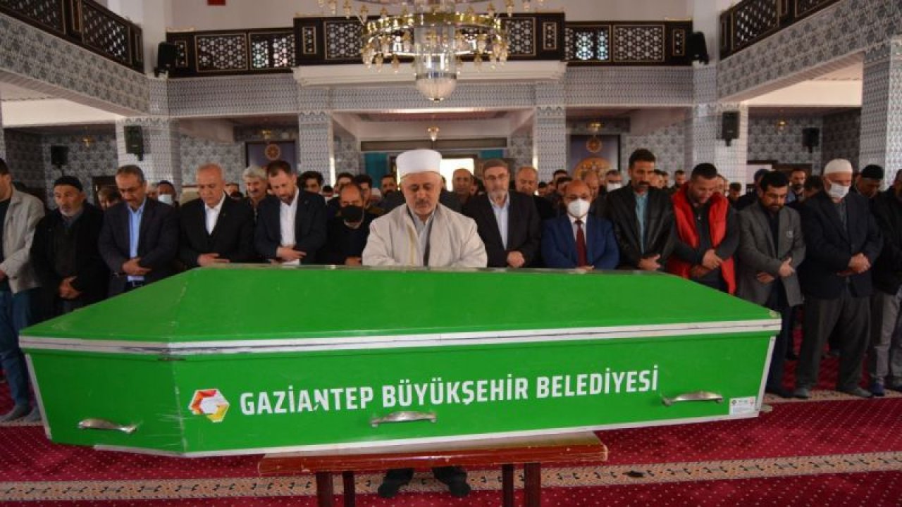 Gaziantep'te feci kaza...İş makinesinin altında kalarak hayatını kaybeden çocuk toprağa verildi