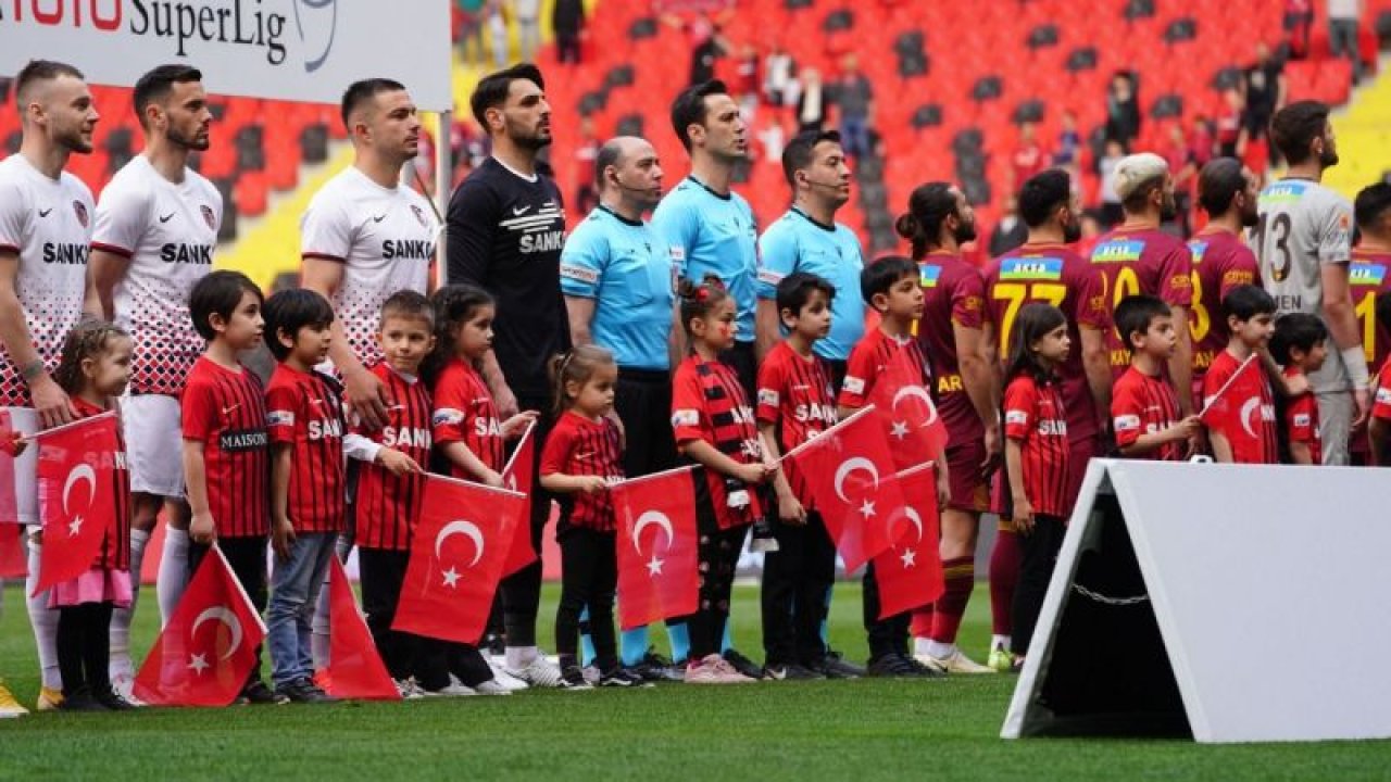 Çocuklarla sahaya çıktılar