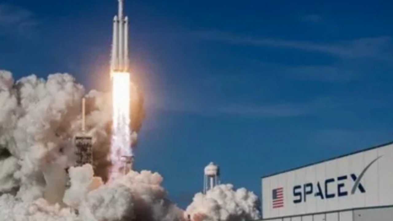 SpaceX, "Crew-4" uçuşu ile uzaya 4 astronot gönderdi