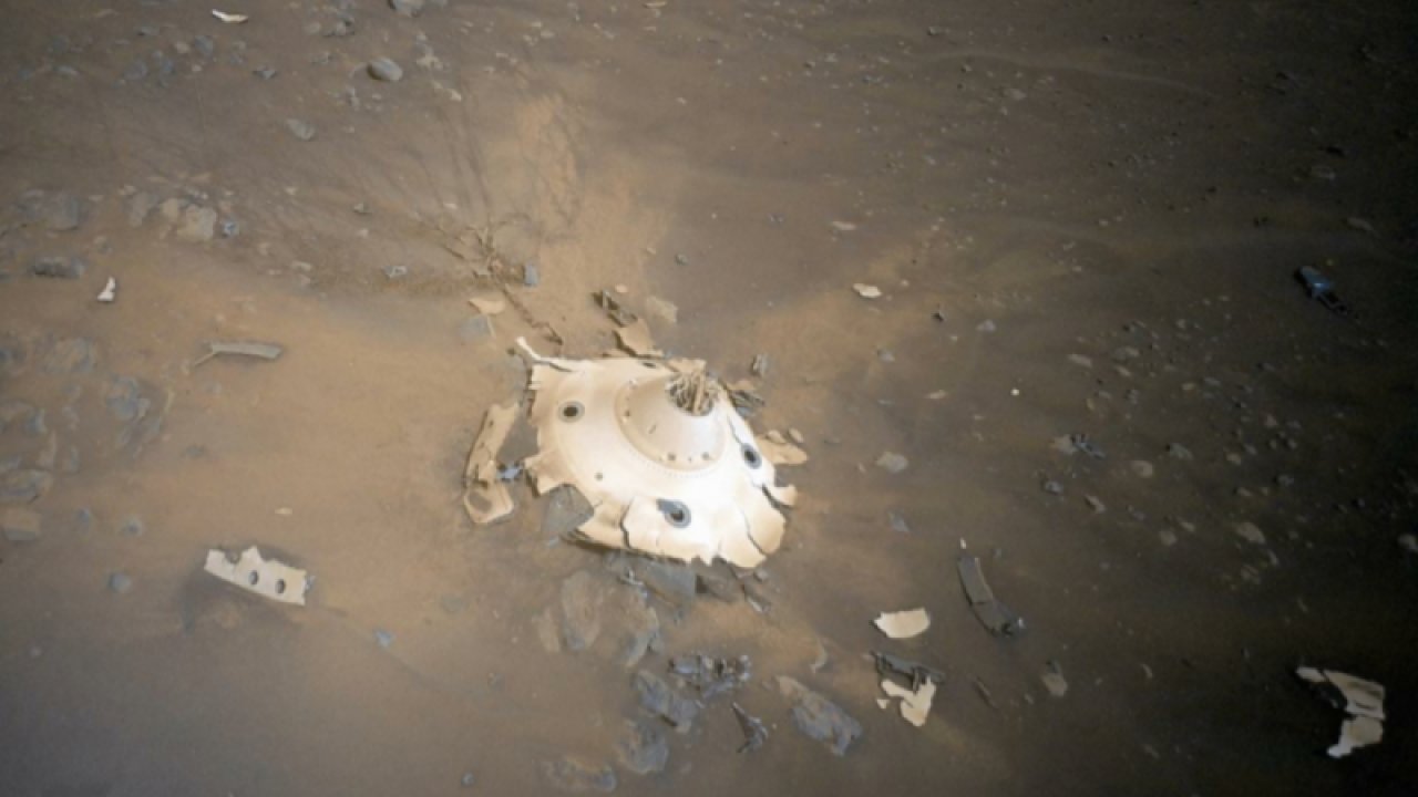 NASA’dan uzay enkazlarına bir kanıt daha: Mars’tan fotoğraflar paylaştı