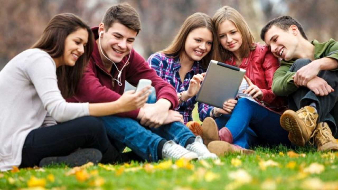 O öğrencilerin eğitim hayatı boyunca ödeme yapması gerekmiyor! Bankalar başvuranın eğitim masrafını karşılıyor!