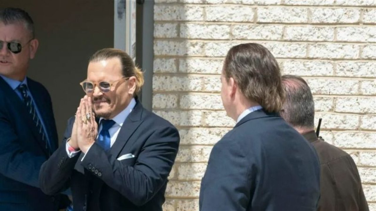 Johnny Depp Rahat Durmuyor: Ayrılık Davası, Aşk Skandalına Dönüştü! Ayrılırken Mutluluğu Yakalayan Yıldız İsmin Gönlü Çok Yakınında!
