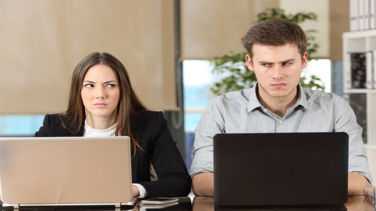 Bu Burçlar Kıskançlıkta İnsanı Çatır Çatır Çatlatır! Kıskançlık Krizleriyle Aklınızı Başınızdan Alacak Burçlara Dikkat!