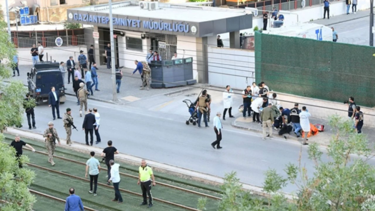 Son Dakika...İşte Detaylar...Gaziantep Emniyet Müdürlüğü önüne "sahte bomba düzeneği" ile gelen zanlı tutuklandı ve ilk ifadesi ortaya çıktı!