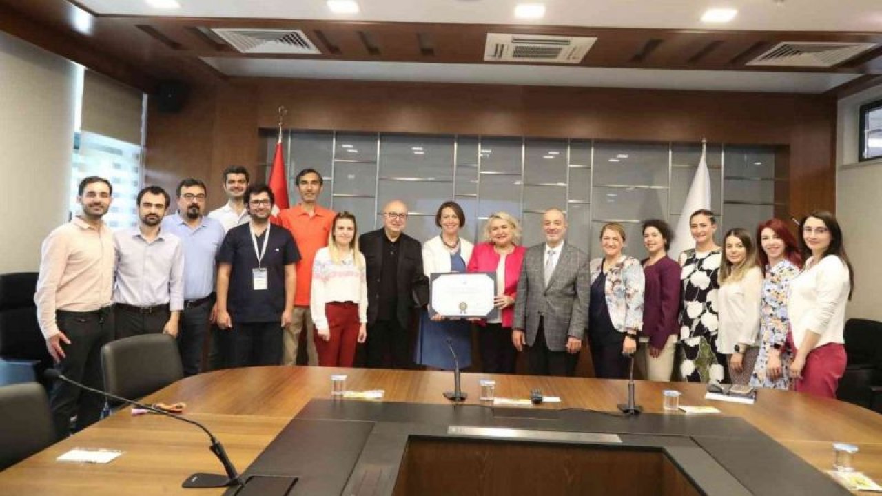 HKÜ’nün iki bölümü daha 5 yıl akredite edildi