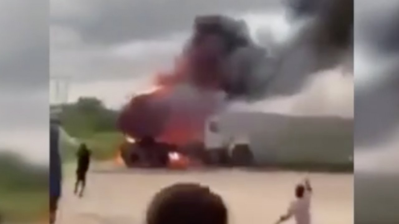 Yanan yakıt tankerini canını hiçe sayarak yerleşim bölgesinden uzaklaştırdı