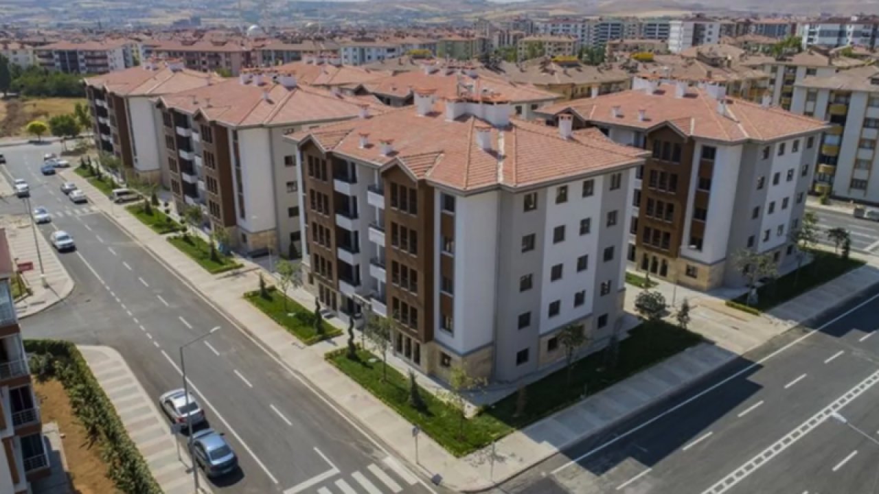 TOKİ 2022 satılık ucuz ev fırsatı devam ediyor. 81 ilde 150 Bin sosyal konut satışı için düğmeye basıldı.Fiyatlar 400 bin TL'den başlayacak