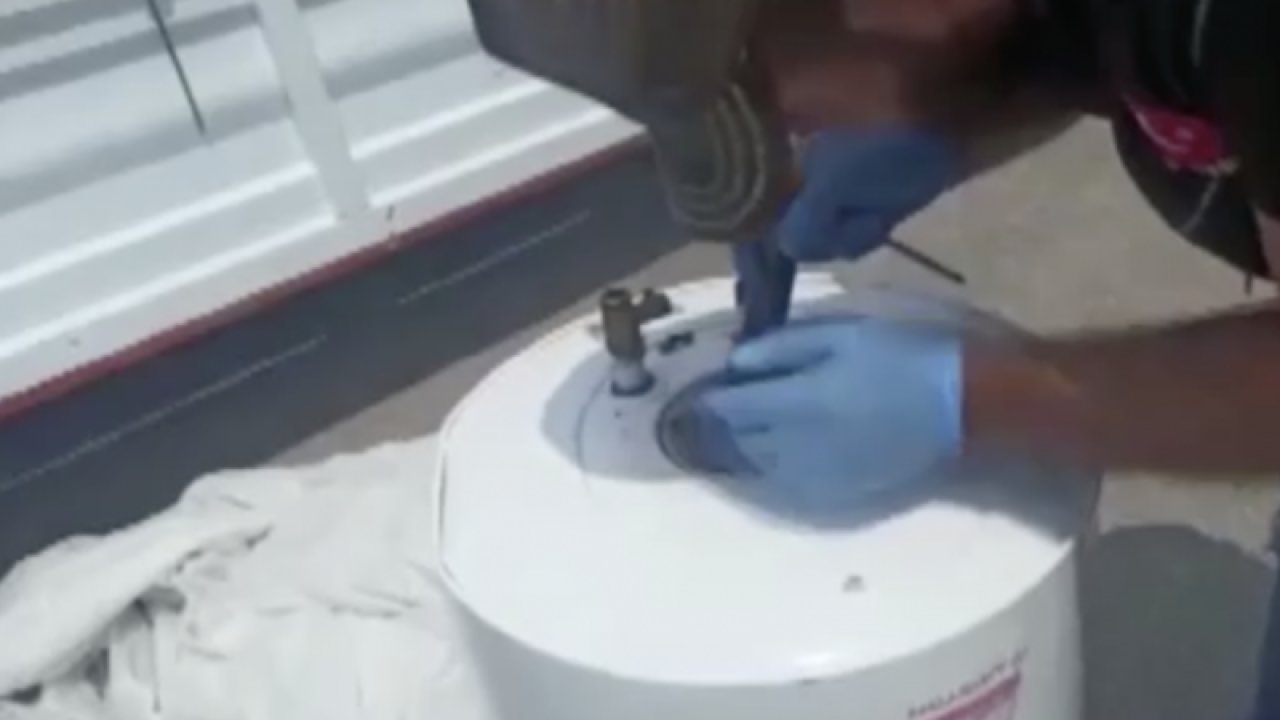 Gaziantep karayolunda uyuşturucu tacirlerinden şaşırtan yöntem! Termosifonda 3 kilo metamfetamin ele geçirildi