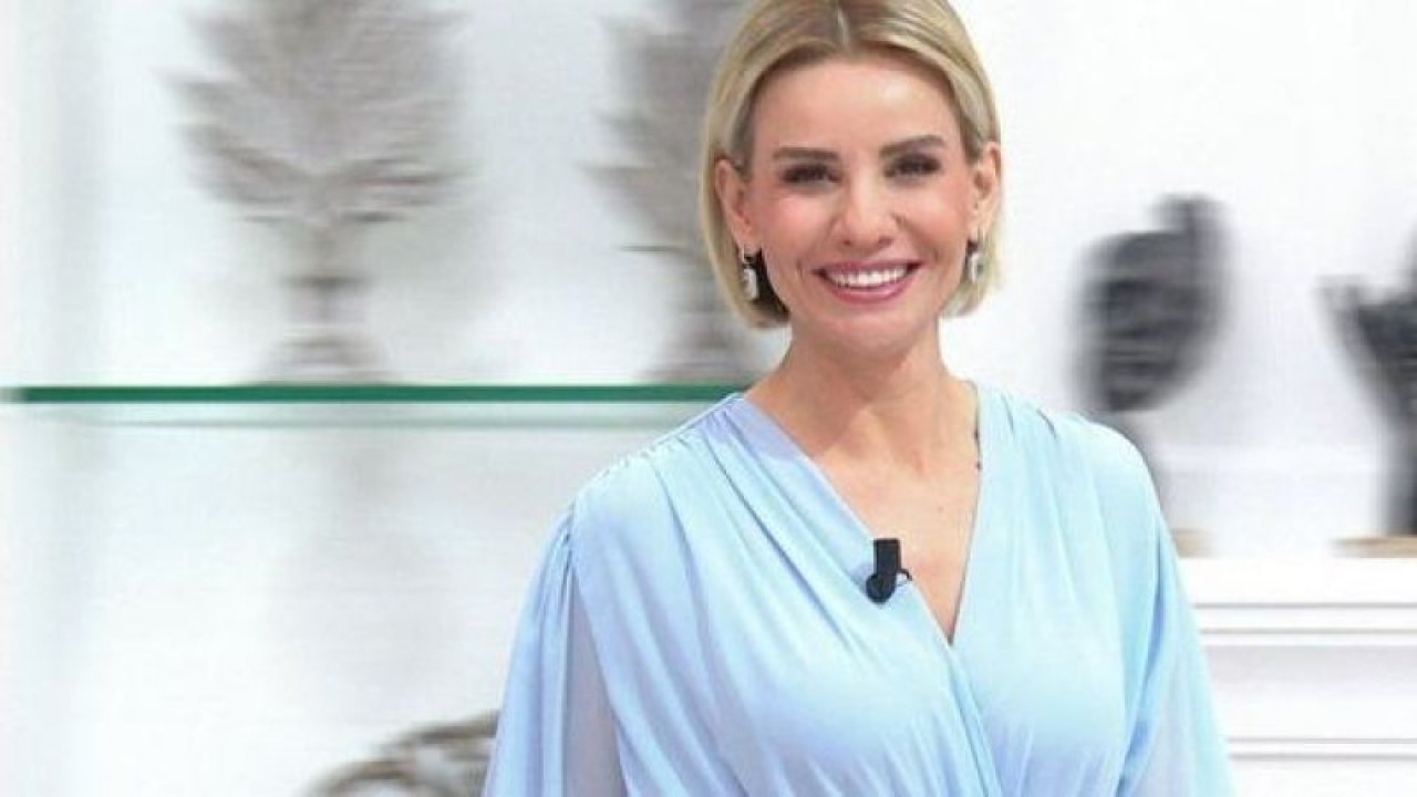 Esra Erol'dan Şok Hamle! Müge Anlı Düğüne Davet Etti, Esra Erol "Kibarca" Reddetti!