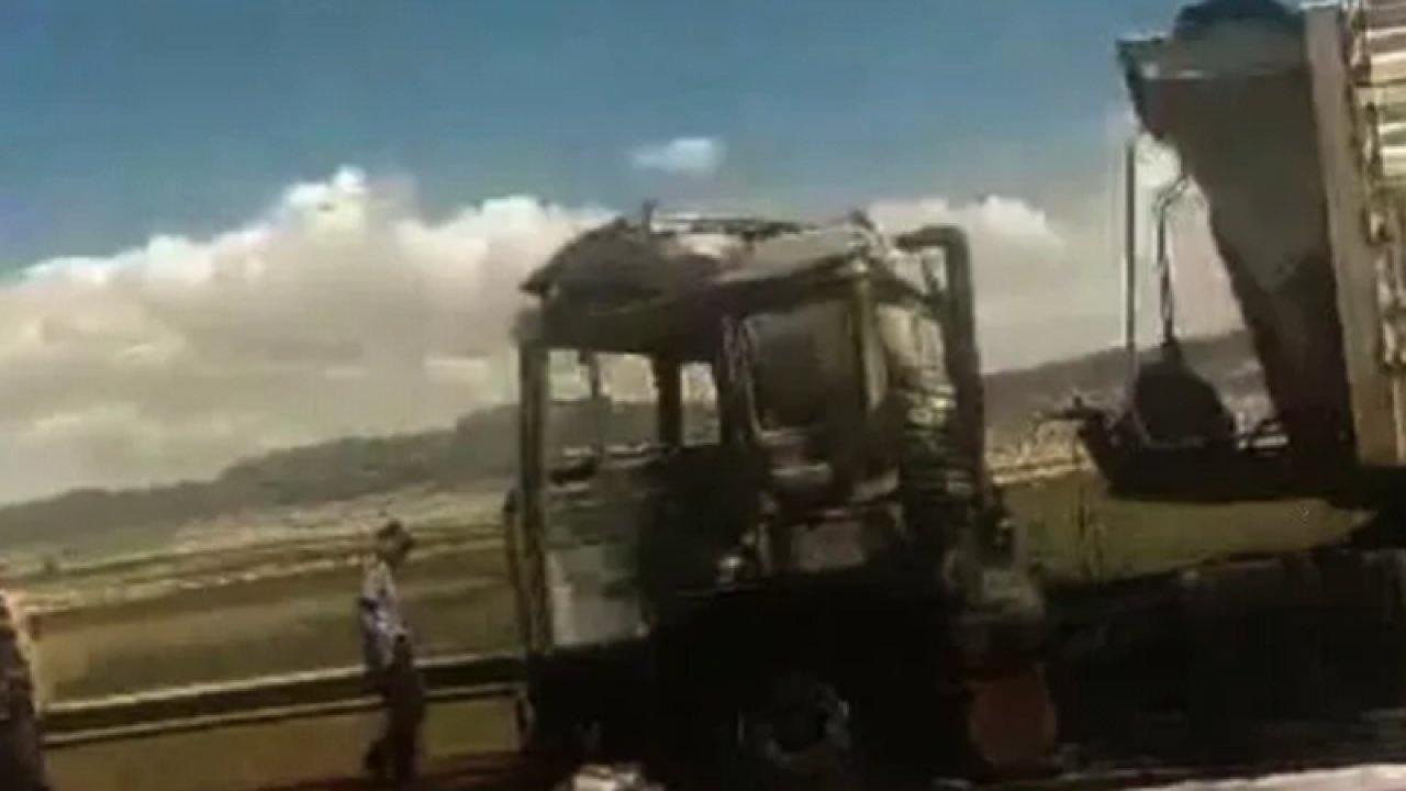 Gaziantep’te çimento yüklü tır alev alarak yandı! Yanan tır kullanılamaz hale geldi