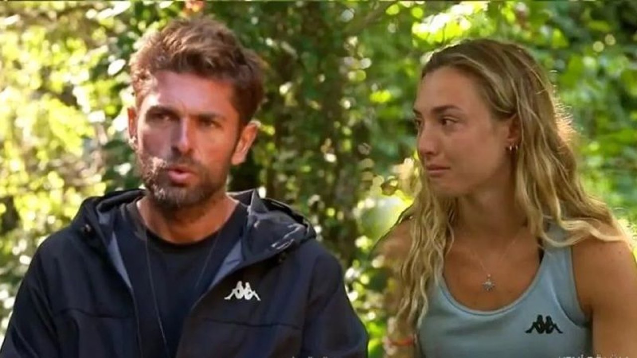 Survivor All Star 2022'ye Damga Vuran Yasak Aşk, Tam Gaz Devam Ediyor! Mert Öcal'ın Gözü, Aşktan Resmen Kör Oldu: Ben Ne Sevap İşledim?