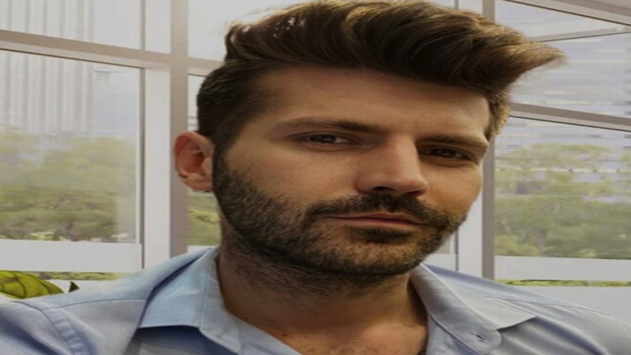 Emre Bay Kimdir, daha yakından tanıyalım