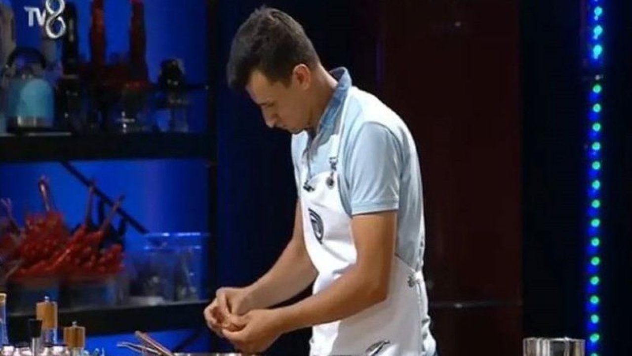 Masterchef Türkiye İzleyicileri Kaçırmadı! Masterchef'in Ana Kadrosu Belli Olmadan İlk Diskalifiye Mi Geliyor? O Yarışmacı Ellerini Ağzına Soktu, Sonra...