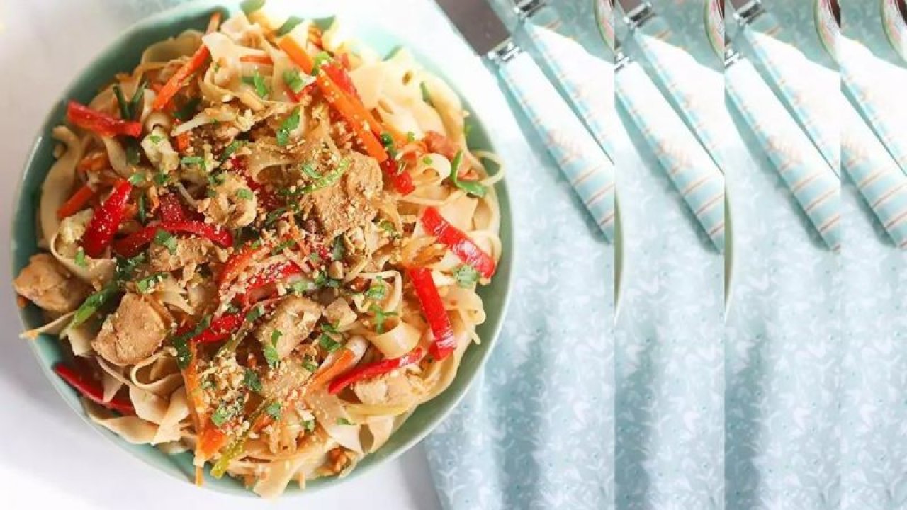 Masterchef Pad Thai Tarifi Nedir, Pad Thai Yemeği Nasıl Yapılır? Pad Thai’nin Püf Noktası…
