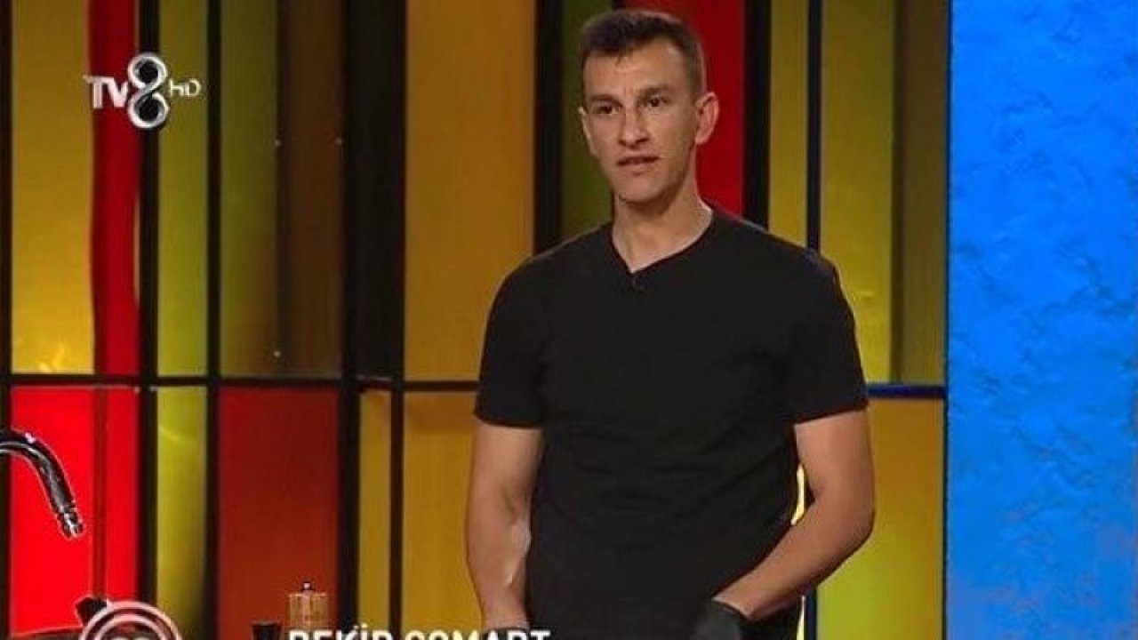 Böylesi Görülmedi! Masterchef Jürisinden Bekir'e Büyük Haksızlık! Kendisi Çift Tadım Yaptı Diye Elendi, Rakibi Ellerini Ağzına Sokmasına Rağmen Kazandı!